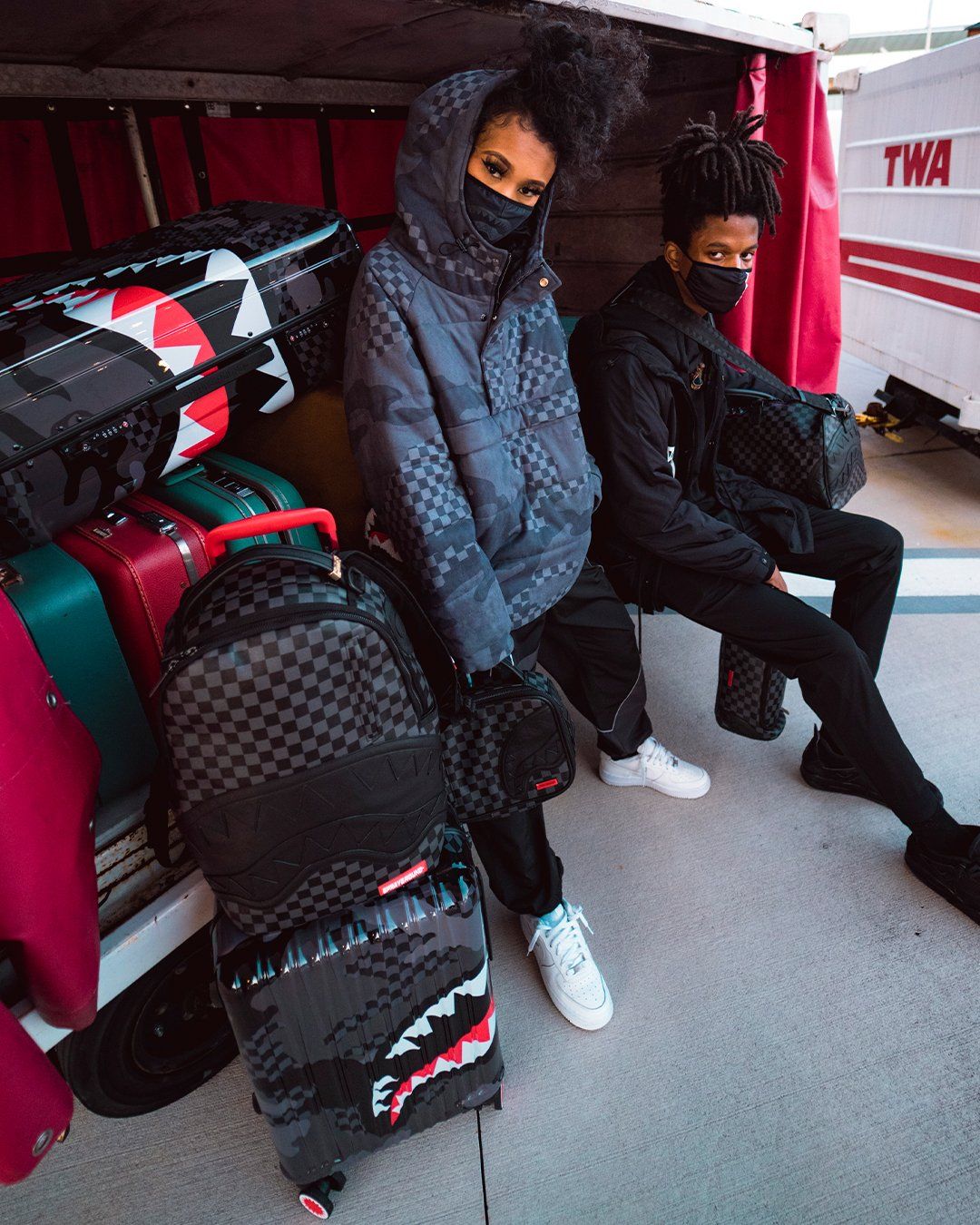 3AM SHARKNAUTICS 29.5? FULL-SIZE LUGGAGE