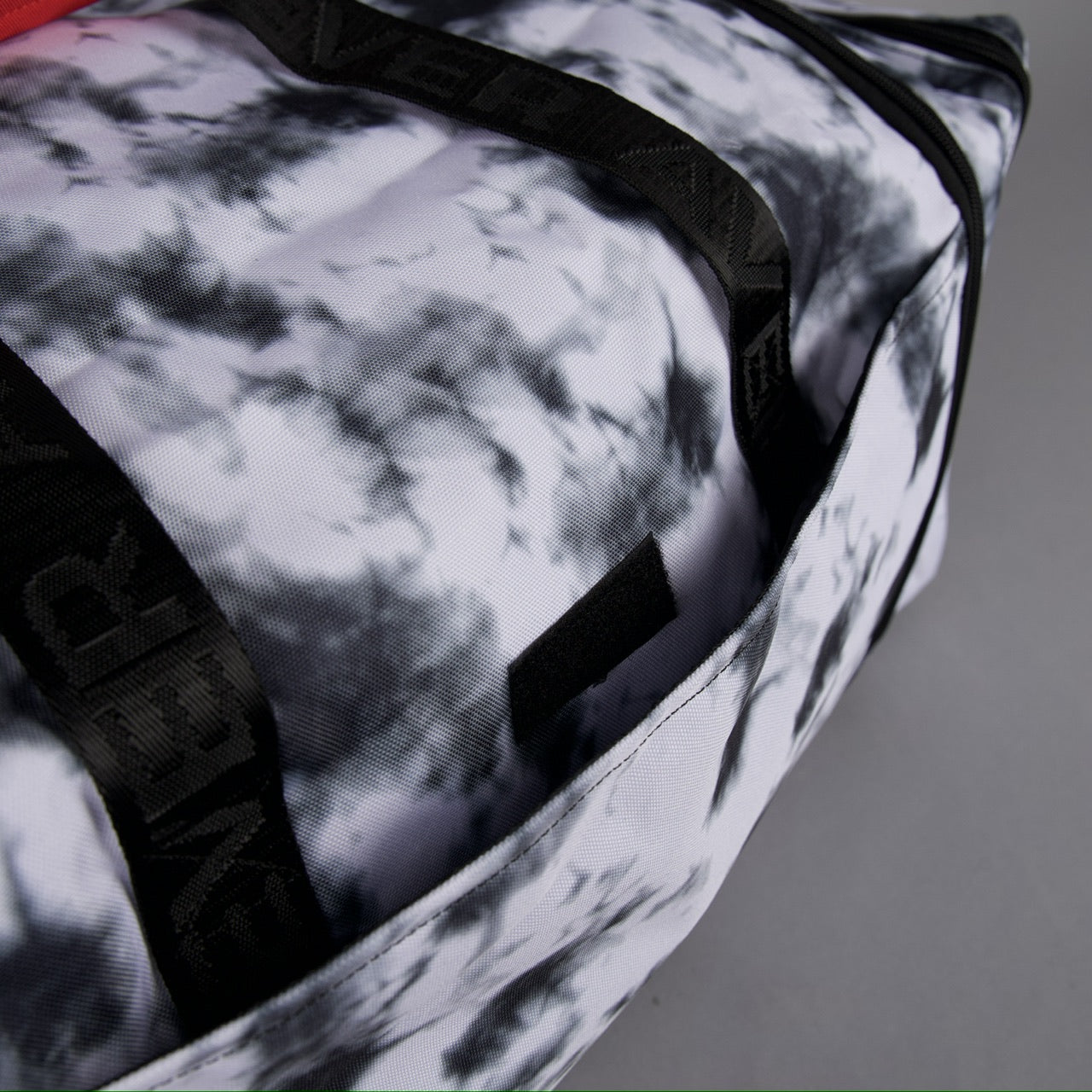 40L Ultimate Duffle Bag Timber Wolf Savage Red (SALE)