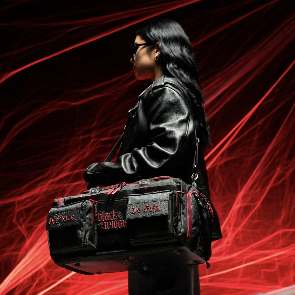 30L Perfect Duffle Bag Black Widow