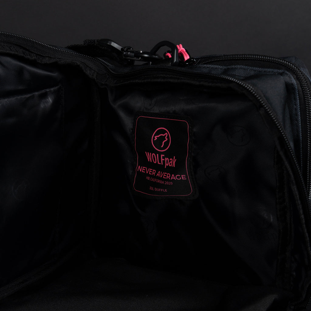 30L Perfect Duffle Bag Black Hearts