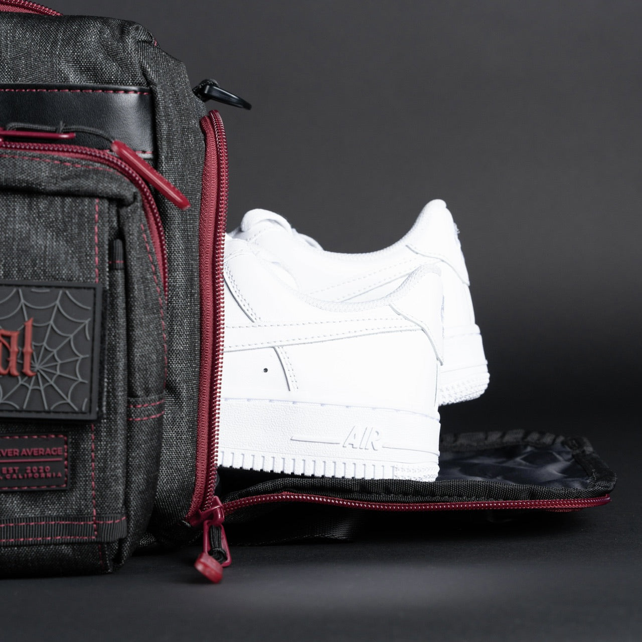 30L Perfect Duffle Bag Black Widow