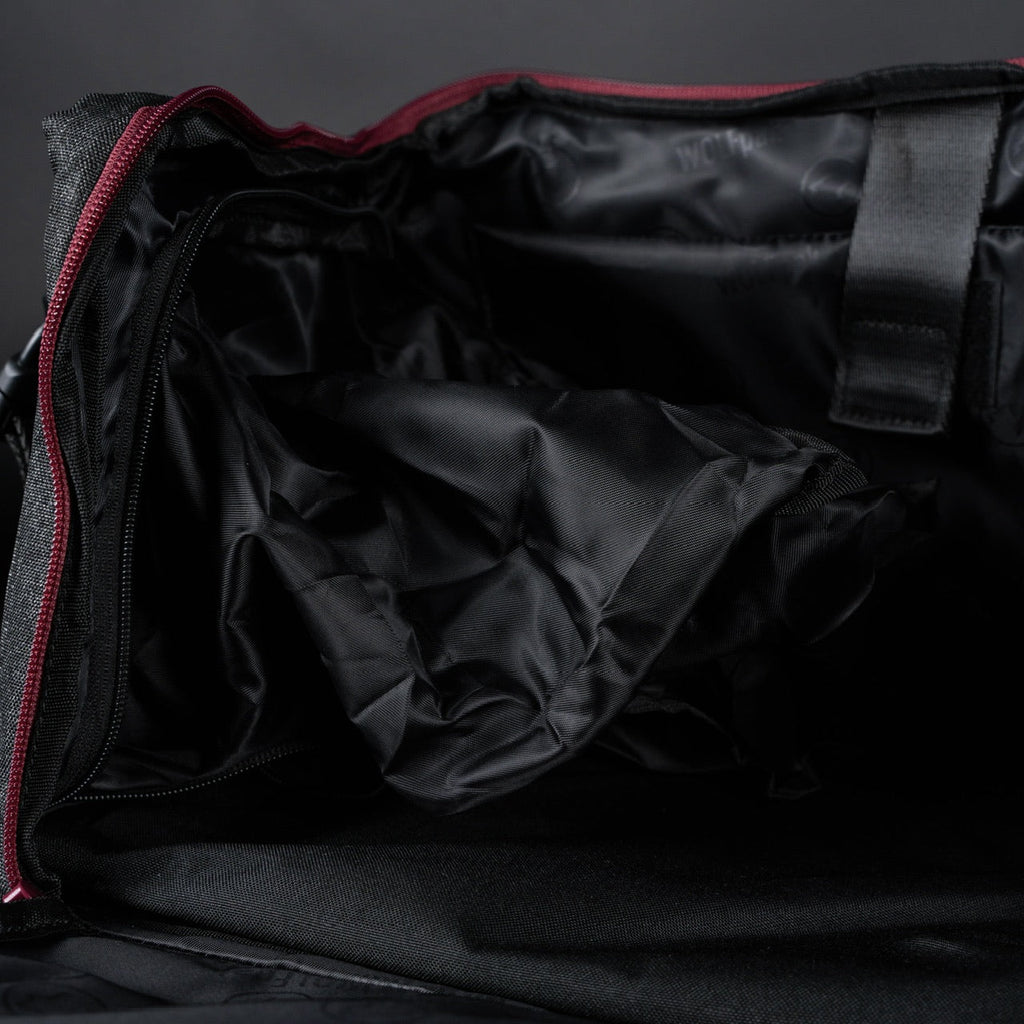 30L Perfect Duffle Bag Black Widow