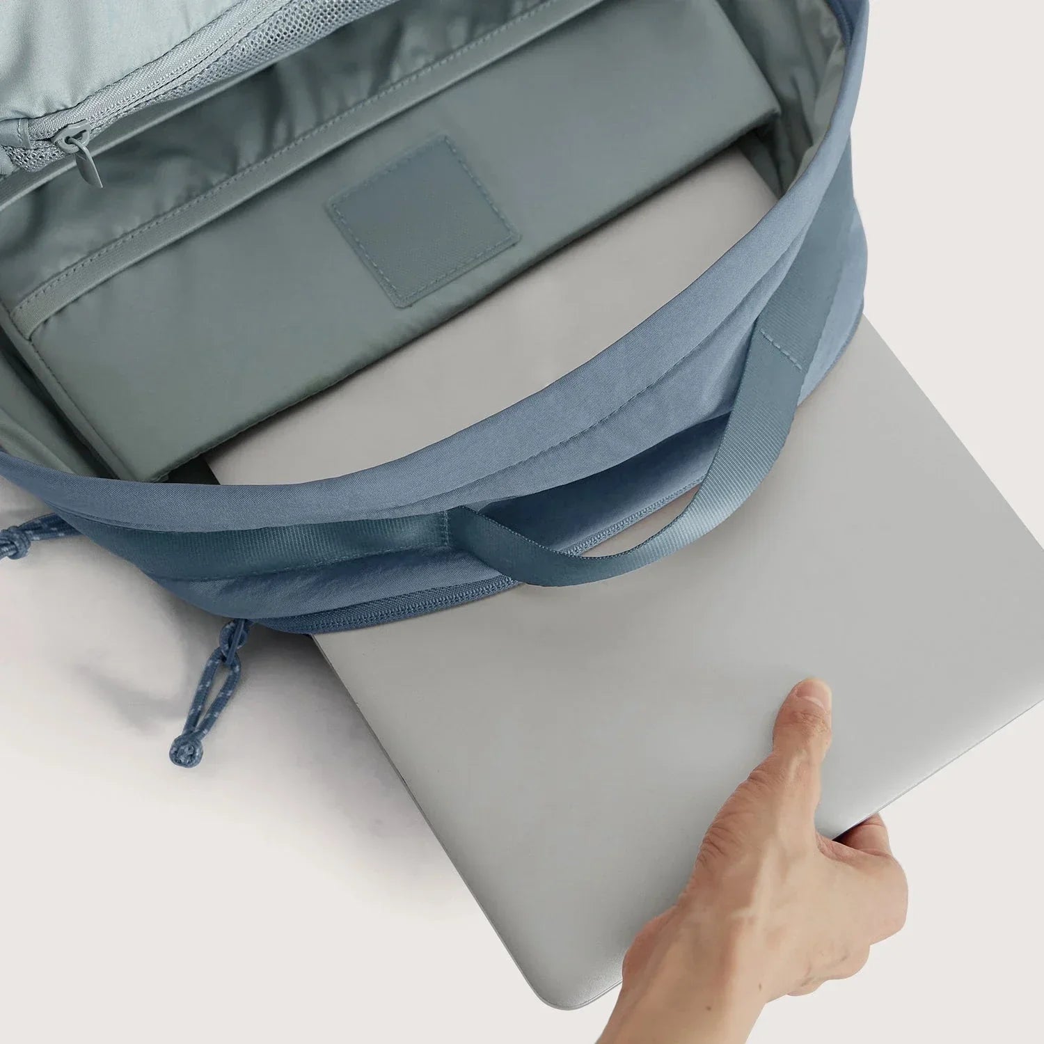 (FREE GIFT)Crush 18L Backpack